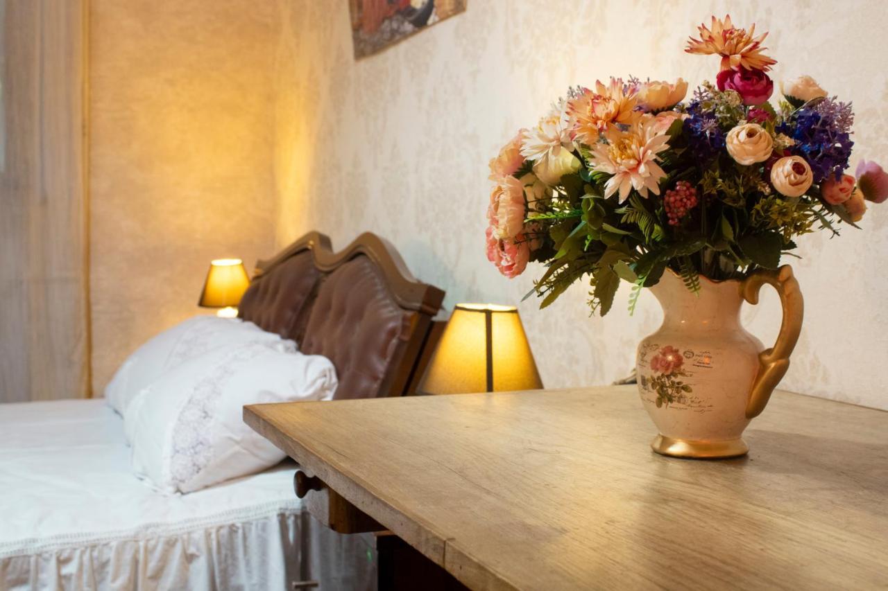 Nino'S Guest House Тбилиси Экстерьер фото