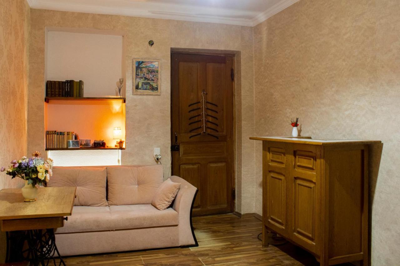 Nino'S Guest House Тбилиси Экстерьер фото