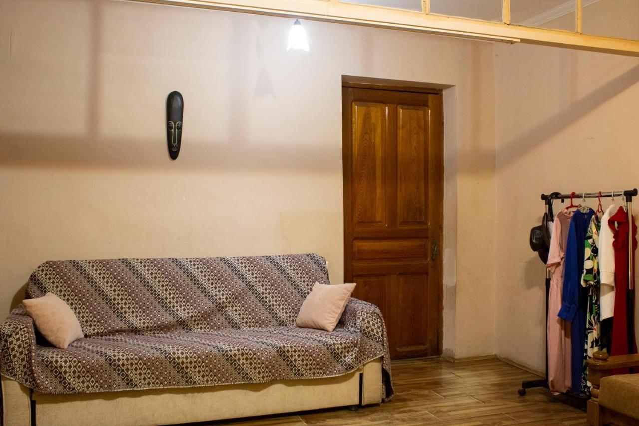 Nino'S Guest House Тбилиси Экстерьер фото