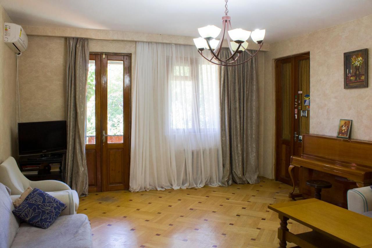 Nino'S Guest House Тбилиси Экстерьер фото