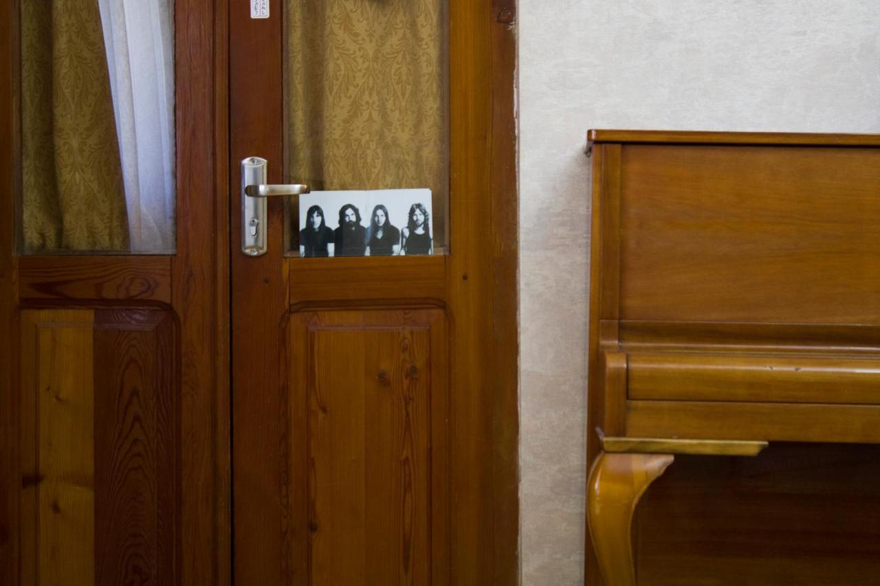 Nino'S Guest House Тбилиси Экстерьер фото