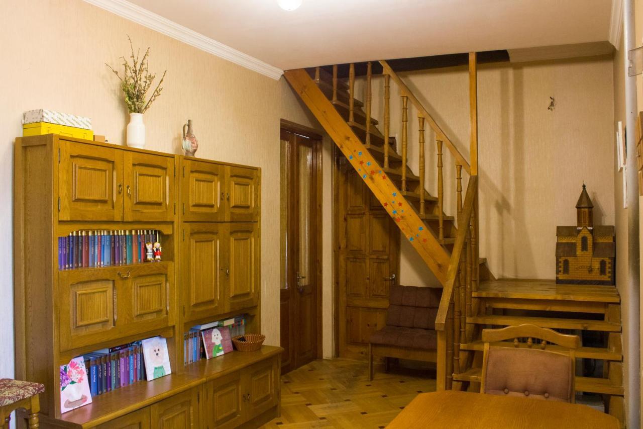 Nino'S Guest House Тбилиси Экстерьер фото