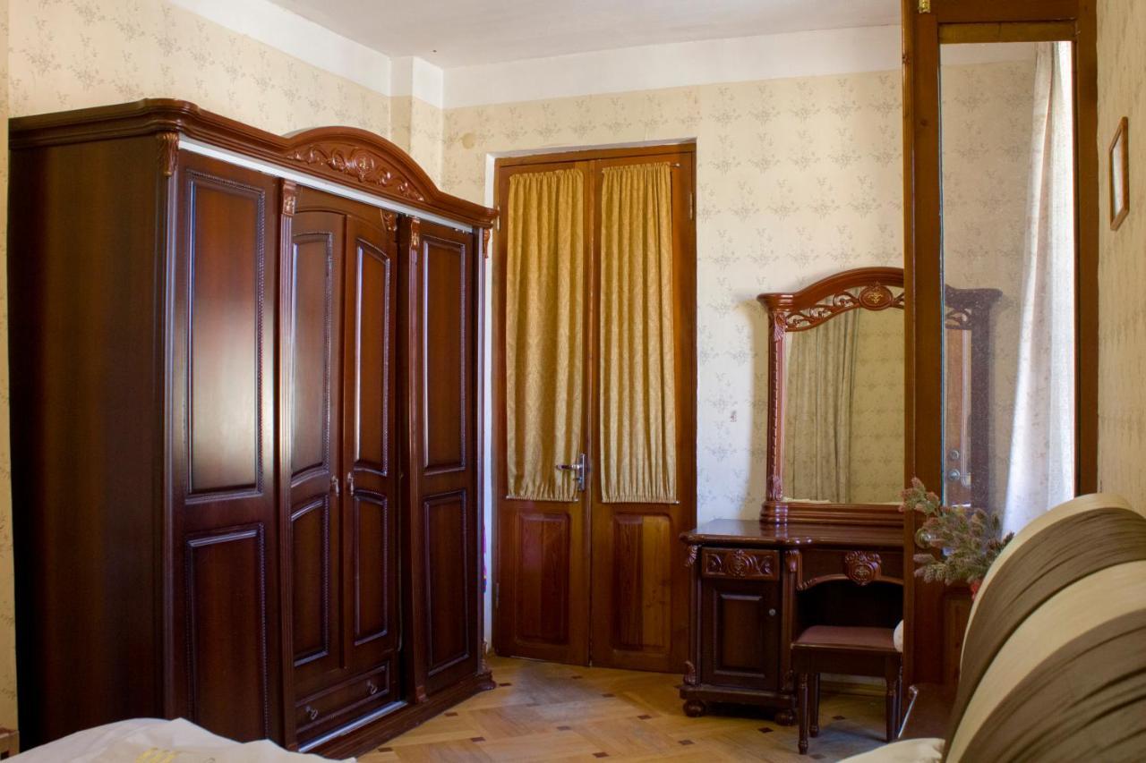 Nino'S Guest House Тбилиси Экстерьер фото