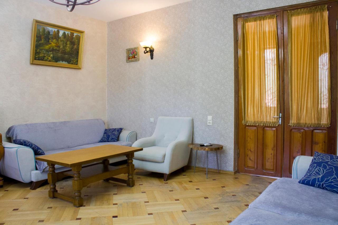 Nino'S Guest House Тбилиси Экстерьер фото