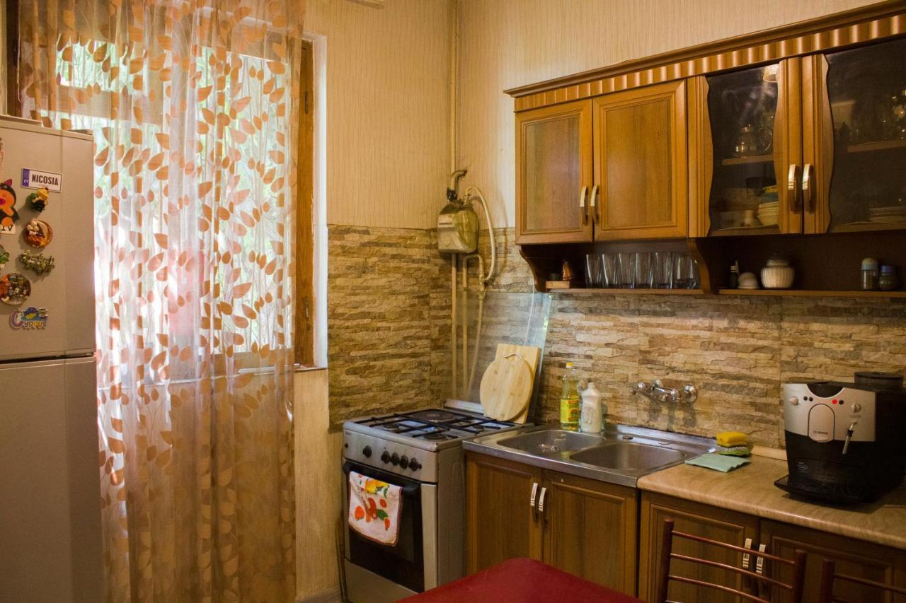 Nino'S Guest House Тбилиси Экстерьер фото