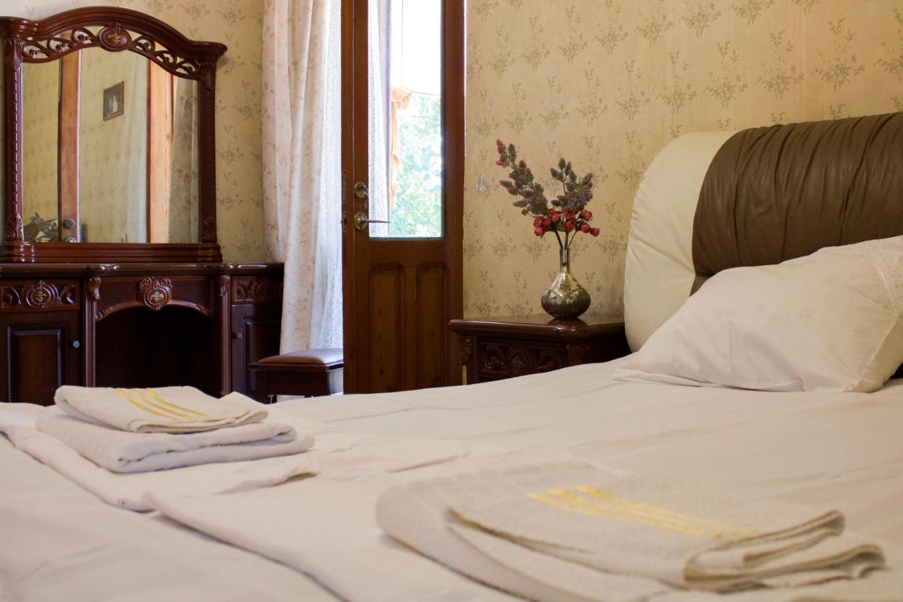 Nino'S Guest House Тбилиси Экстерьер фото