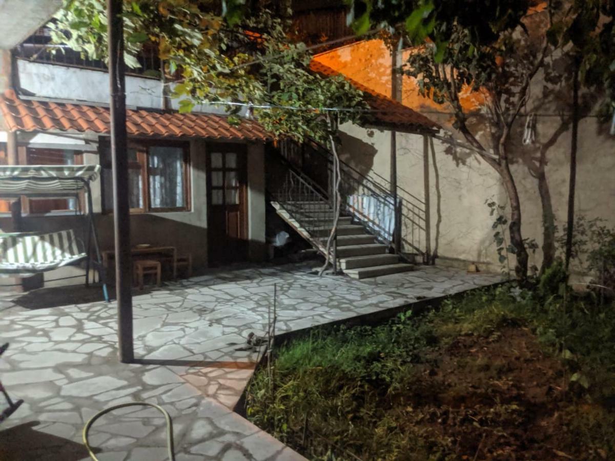 Nino'S Guest House Тбилиси Экстерьер фото
